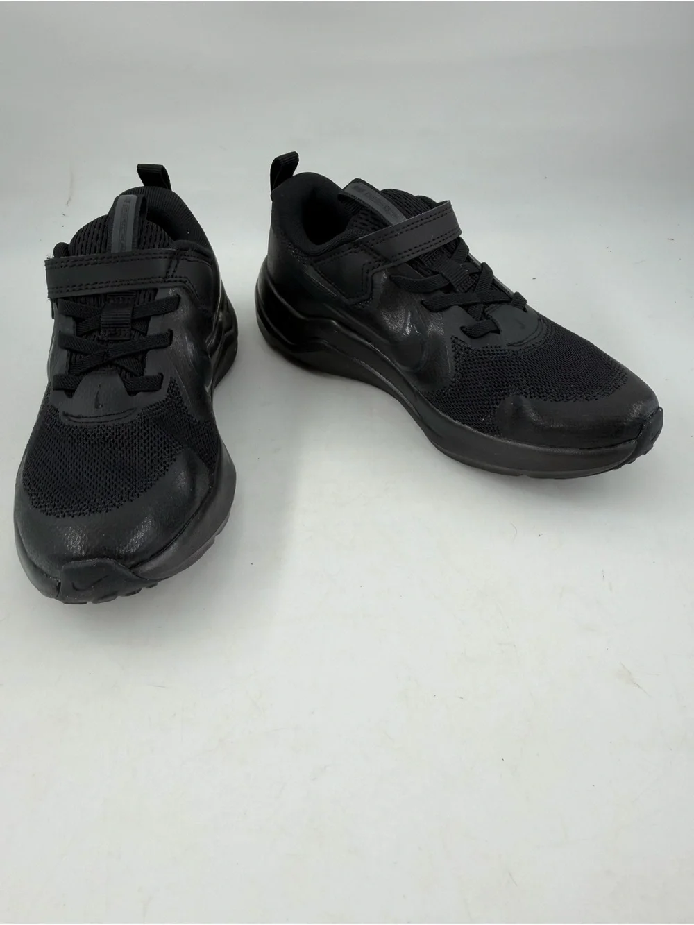 Nike Kid’s Triple Black Cosmic Runner Sneakers -SZ 1.5 Youth- Shoes Hook & Loop